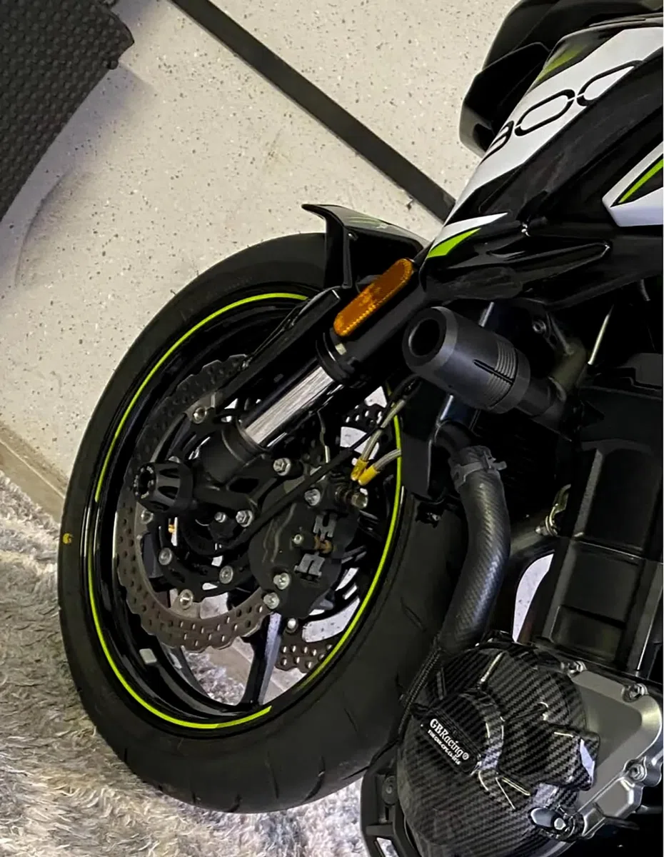 MOWOK Moto Accessori per Kawasaki Z900 2017-2024 2025 Tamponi Paratelaio Protezioni del Anticaduta Crash Protector Pad Caduta Protezione del Telaio in Alluminio Z 900 RS SE z900rs z900se (Nero)