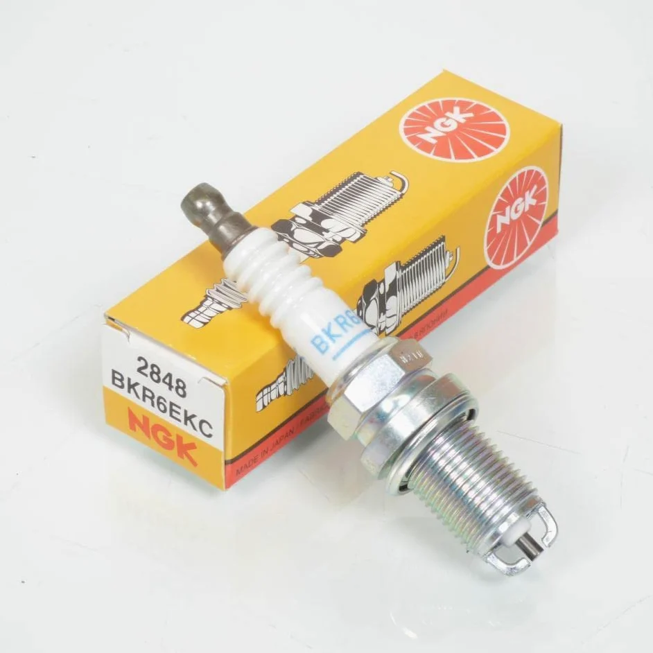 Candela Accensione NGK per Auto BKR6EKC Nuovo