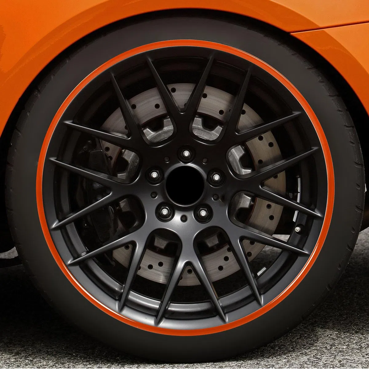 4 pezzi di protezioni per cerchi da 18 pollici, anello protettivo antigraffio in ABS autoadesivo, bordo decorativo arancione per cerchi piatti con larghezza superiore a 7 mm,