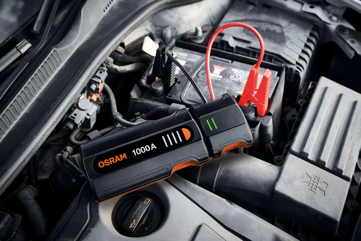 OSRAM BATTERYjumpstart 1000, power bank per avviamento di emergenza, avviatore di emergenza al litio, per veicoli a 12 V con motori benzina fino a 5,0 litri e diesel 2,0 litri