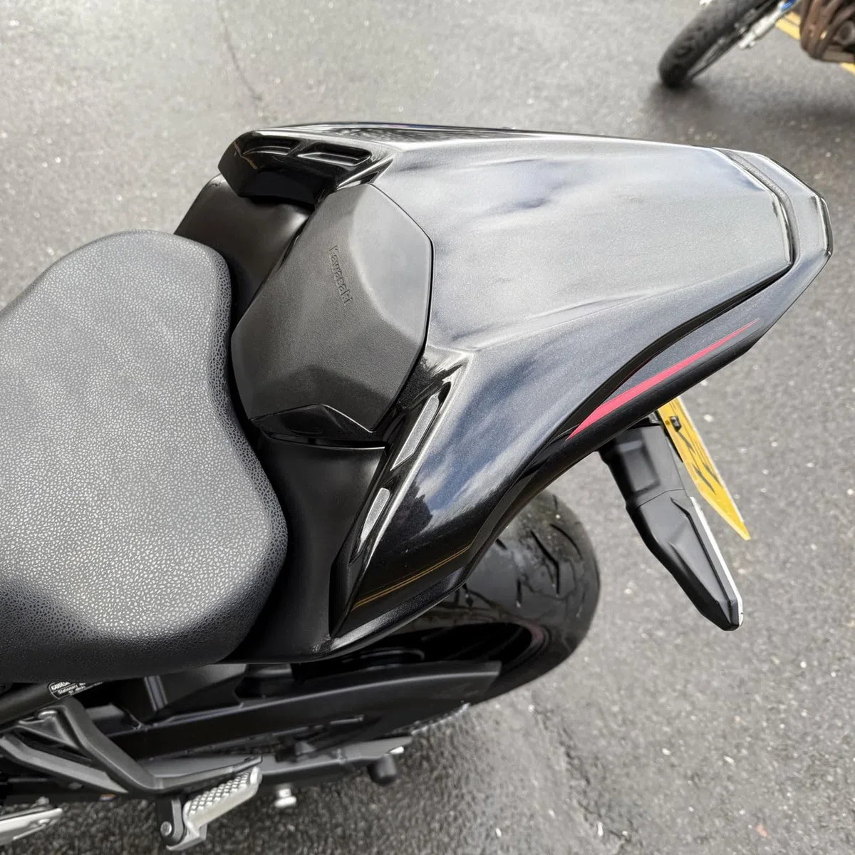Coprisedile per sedile posteriore Coda del sellino passeggero Carenatura Replacement for sedile singolo Z900 Z 900 Z-900 2017-2021 2022 2023 2024 Accessori (Nero)