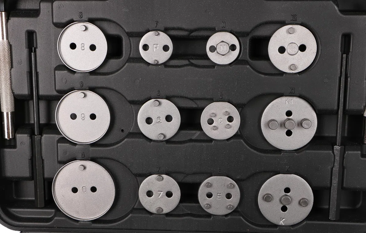 Mechanic Brake Set Black 35 | Set stlačováků brzdových pístů 35pz | Ritorno Pistoni Freno | Valigetta