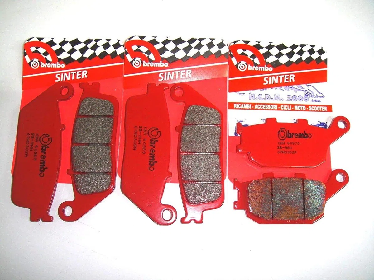 PASTIGLIE FRENO BREMBO SINTERIZZATE ANTERIORI + POSTERIORI CB F HORNET 600 1998-2006 CBF 600 2004-2007 CBF N 600 2003-2007 CBF S 600 2008-2011 CBR F 600 1995-1998